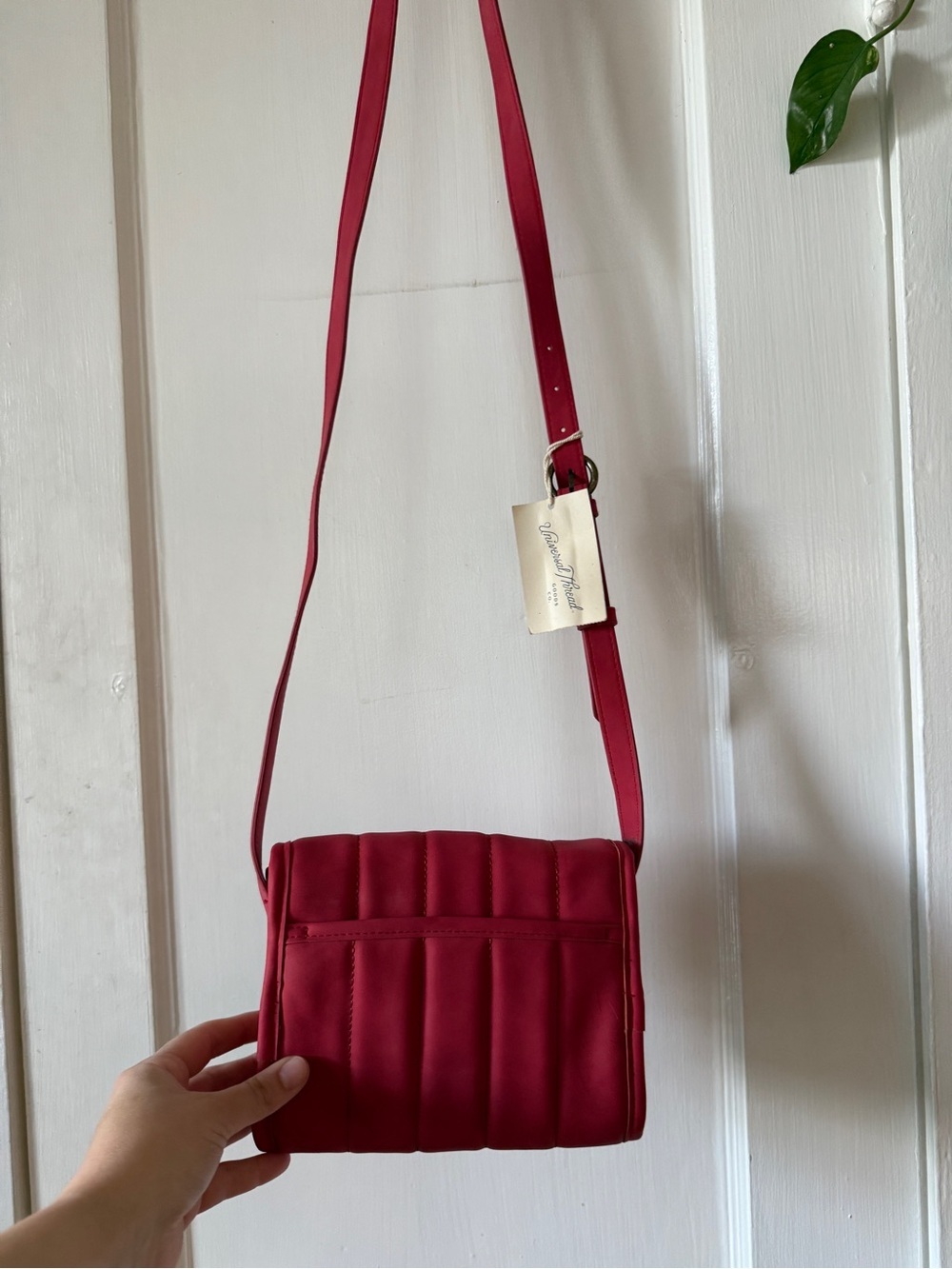 Universal threads Quilted Fuchsia Crossbody Bag with Gold Ring Detail new - Picture 10 of 12